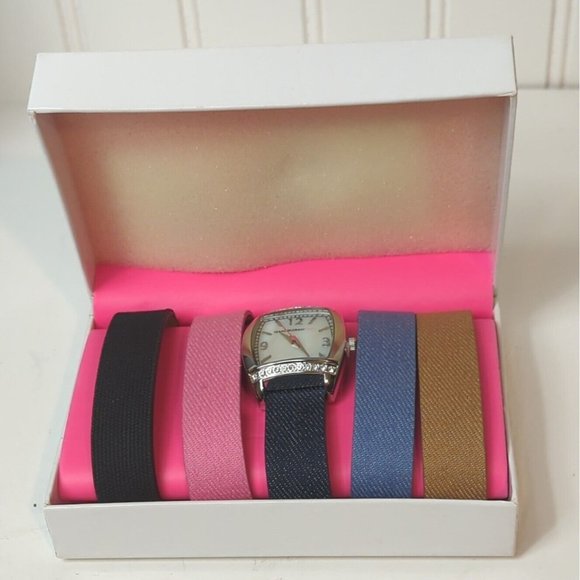 New Isaac Mizrahi Live Silver Stainless‎ Steel Japan Mvmt Ladies Womens Watch - Picture 8 of 9